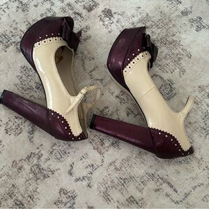 Shoe Dazzle Chic Cream and Burgundy Women's Peep-Toe Heels
